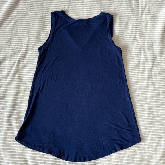 Coco and Main V-Neck Flowy Tunic Tank Top Small Navy Blue - Picture 9 of 11